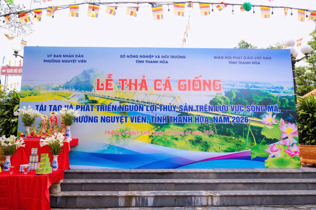 Lễ thả cá giống tái tạo và phát triển nguồn lợi thủy sản